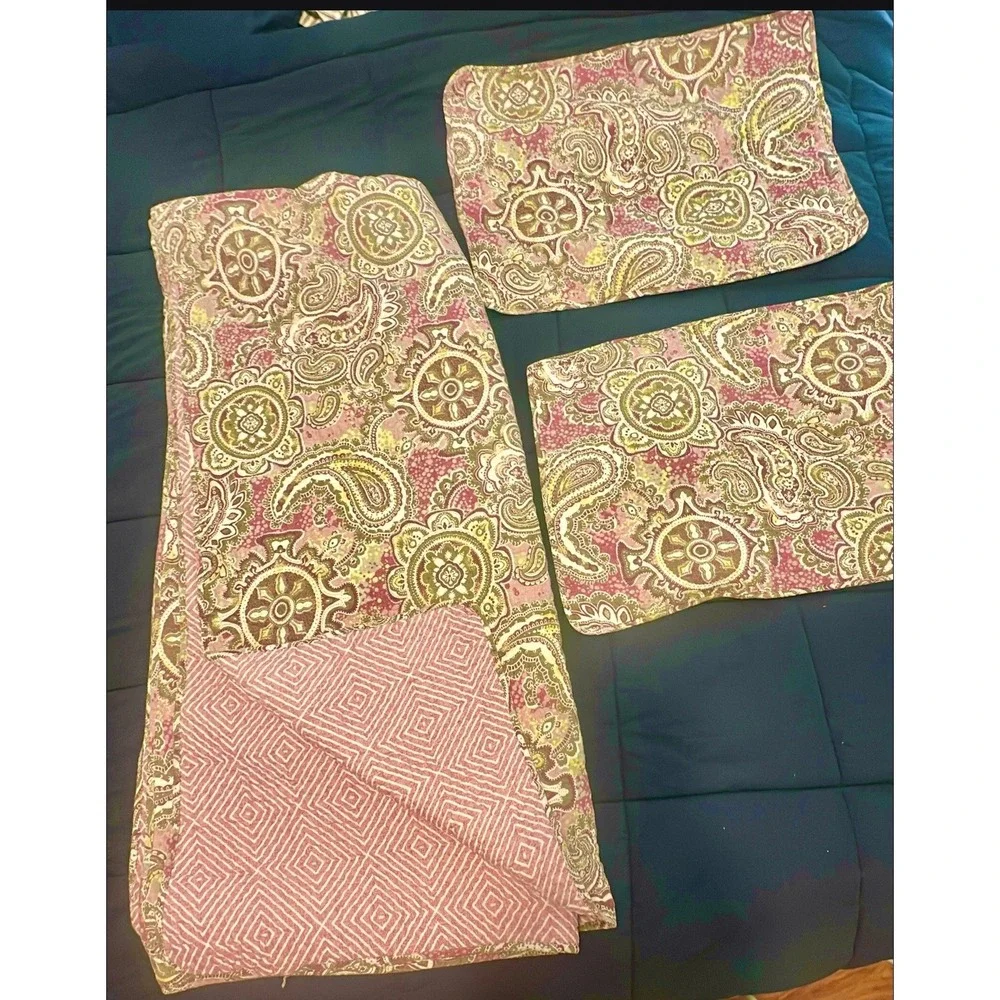 Pink Paisley Mandala Reversible Quilt Set‎ Bohemian 3 Piece Full Queen Bedding